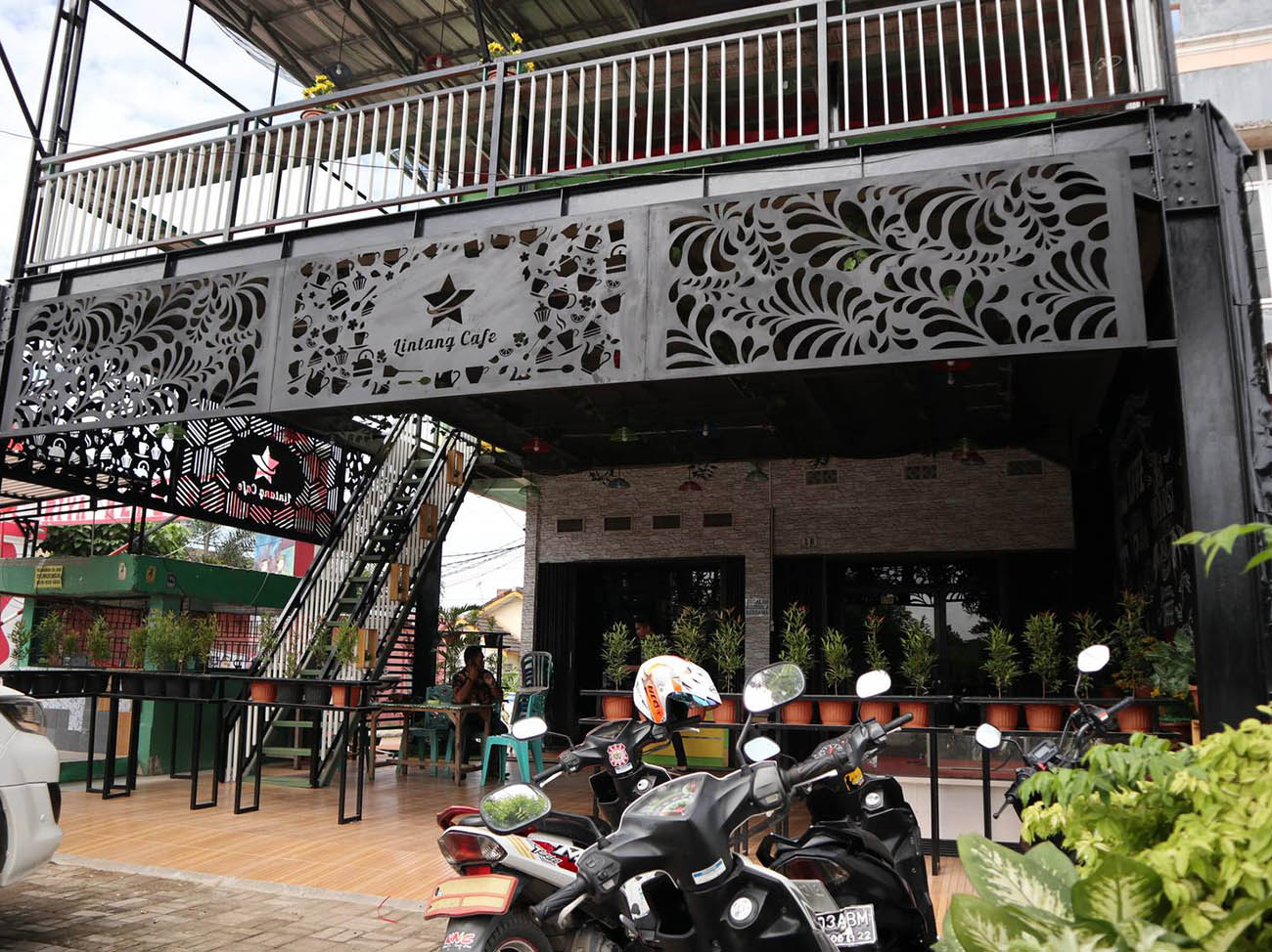 Lintang Cafe Resto Palembang