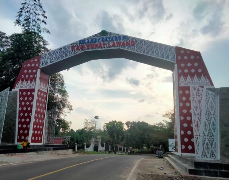 Tugu Empat Lawang